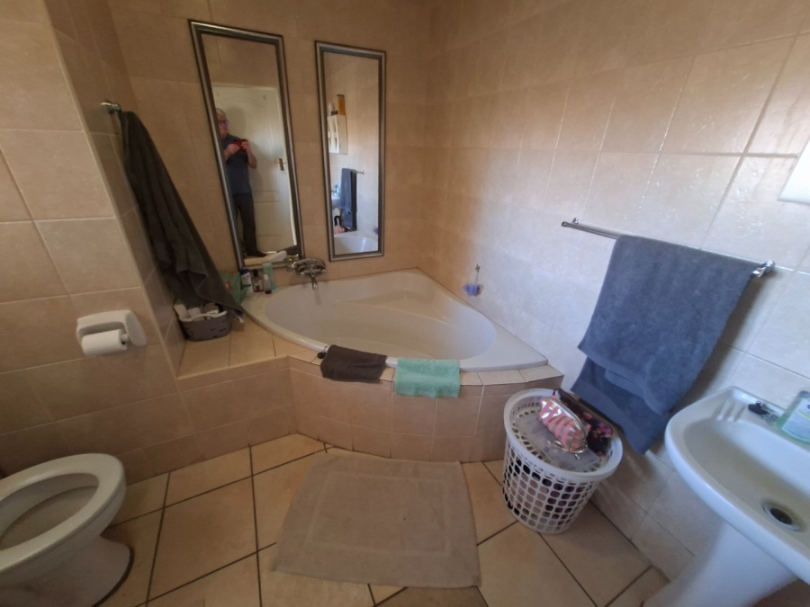 2 Bedroom Property for Sale in Bult South North West